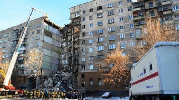 Взрыв в Магнитогорске в жилом доме прогремел рано утром 31 декабря 2018 года 