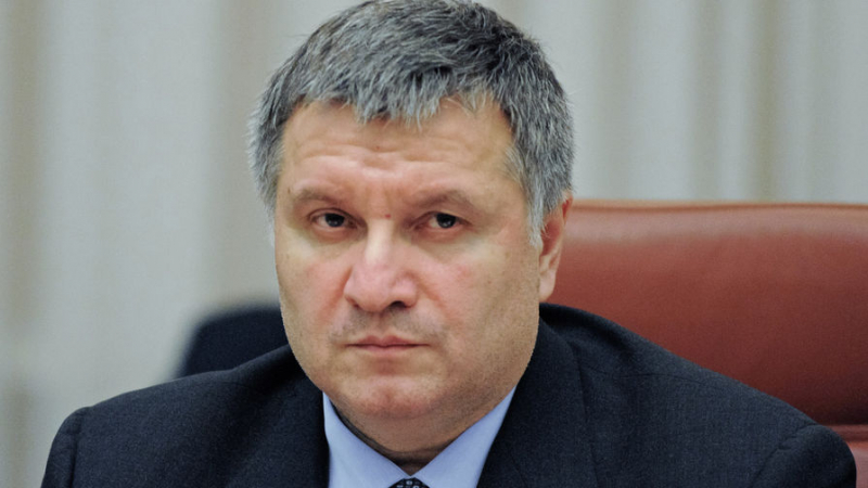 Аваков: Порошенко грозят допросы за коррупцию в случае проигрыша Зеленскому 