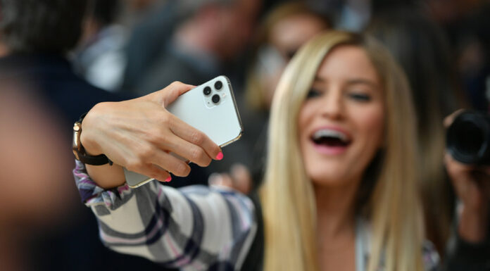 Ремонт динамика iPhone 11