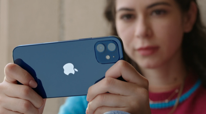 Айфон — лидер продаж среди современных флагманов