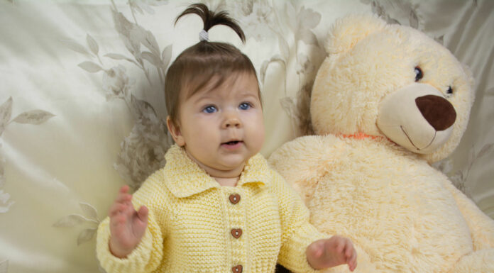 Детская вязаная одежда — это мило