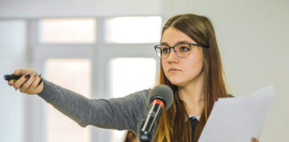 Рефераты на заказ в Ульяновске: почему они особенно популярны к концу года, каким студентам они могут помочь, и почему не стоит опасаться, что преподаватель догадается