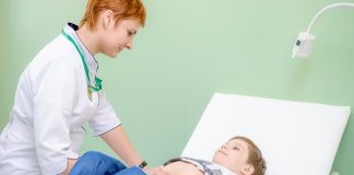 Как понять, что ребенку пора обратиться к гастроэнтерологу: советы родителям