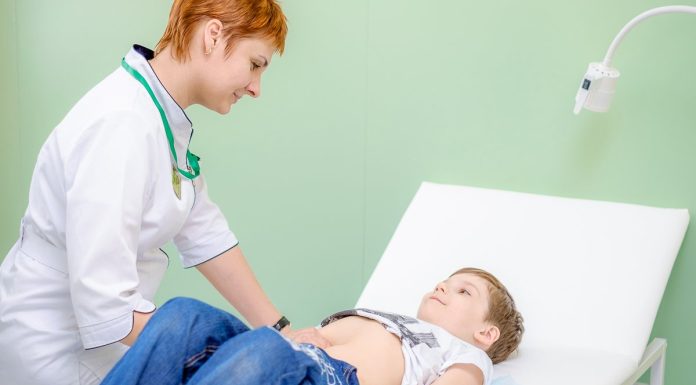 Как понять, что ребенку пора обратиться к гастроэнтерологу: советы родителям