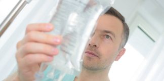 Какими методами наркологи выводят алкоголиков из запоя