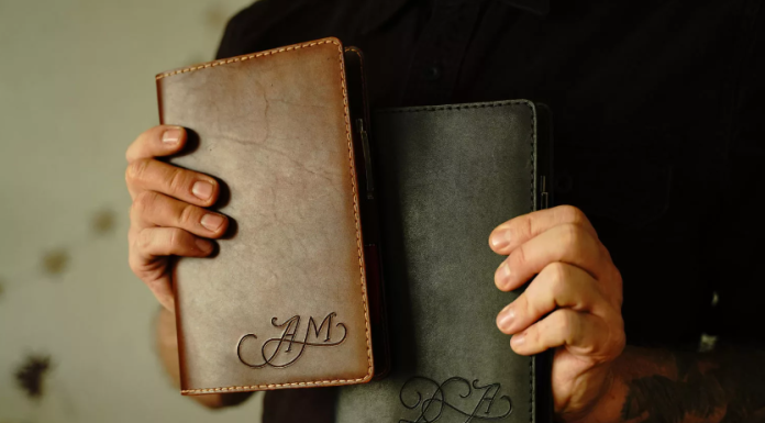 Ежедневники из кожи, чем они удобнее электронных и как за ними ухаживать