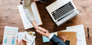 Почему покупают и продают фирмы: основные причины и выгоды