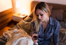 Женский алкоголизм: причины, последствия и методы лечения