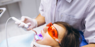 Лечение зуба под микроскопом в Тюмени: точность, качество, результат